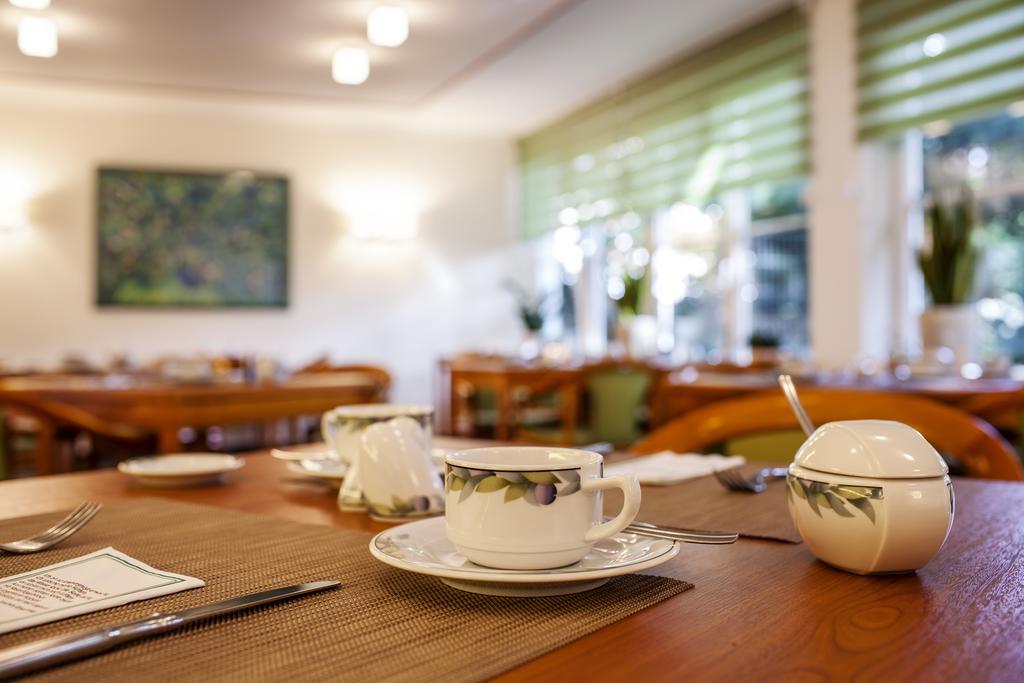 Hotel Buerer Hof Gelsenkirchen Bagian luar foto