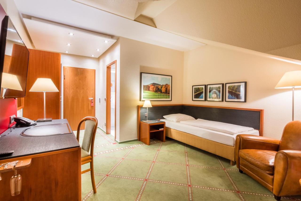 Hotel Buerer Hof Gelsenkirchen Bagian luar foto